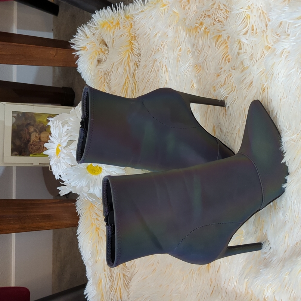 ππ’π Steve Madden Whimsy Reflective Bootiesππ’π - Picture 5 of 15